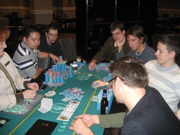 Почему центровые участники команды Pro PokerStars покинули рум?
